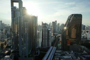 Bangkok ville paysage haute angle vue de affaires district avec grand bâtiments. Bangkok, Thaïlande. photo