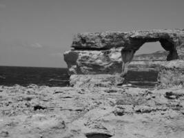 gozo île dans le méditerranéen mer photo