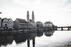 Vue sur la ville de Zurich, Suisse, Europe photo