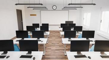 salle de classe multimédia avec ordinateurs photo