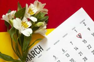 international femmes journée. Mars 2020 mensuel calendrier avec 8e Mars marqué photo