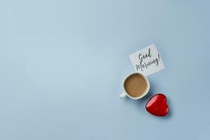 bien matin, café et cœur photo
