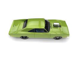 brillant vert ancien américain muscle voiture avec énorme moteur bloquer - Haut vers le bas côté vue photo