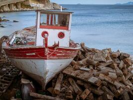 abandonné petit en bois pêche bateau photo