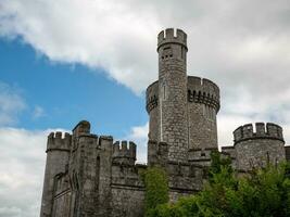 vieux celtique Château la tour, Roche noire Château dans Irlande. Roche noire observatoire forteresse photo