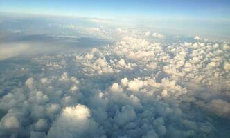 des nuages comme elles ou ils sont vu de avion photo