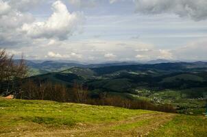 nuages et montagnes photo