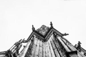 cathédrale dans Prague, noir et blanc photo