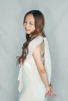 frisé vague le fer cheveux, catok klintong, mignonne fille modèle balinais indonésien asiatique, beauté salon photo