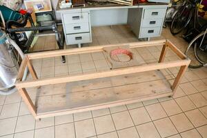 une table en bois photo