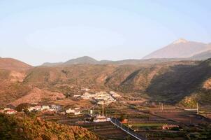 une village dans le montagnes photo