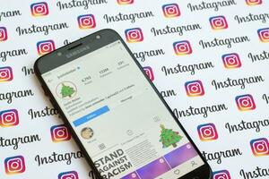 Justin biber officiel instagram Compte sur téléphone intelligent écran sur papier instagram bannière. photo