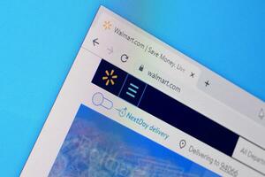 page d'accueil de walmart site Internet sur le afficher de ordinateur personnel, url - walmart.com. photo