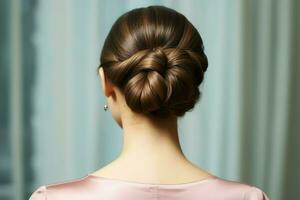 une magnifique la mariée avec une chignon coiffures pour longue cheveux Regardez de dos. une femelle coiffure arrière vue concept par ai généré photo