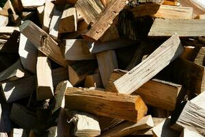 une pile de bois de chauffage photo