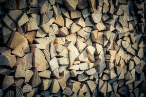 une pile de bois de chauffage photo