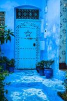 traditionnel marocain porte détail dans chefchaouen, Maroc, Afrique photo