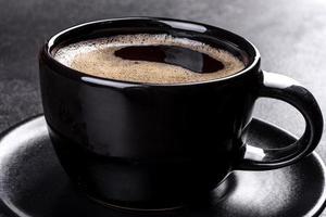 une tasse de café du matin parfumé et frais pour bien commencer la journée photo