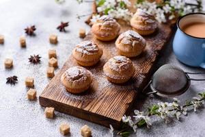 cupcakes frais de farine de riz avec banane et vanille photo