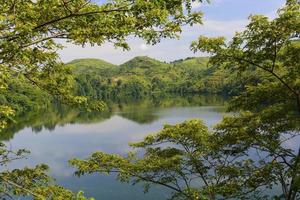 lac volcanique en afrique photo