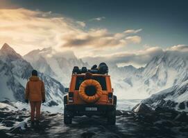 hiver Voyage Montagne et voiture avec une femme avoir en dehors le voiture photo