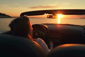 vue de retour siège femme sur route voyage avec convertible conduite le long de côte à le coucher du soleil. génératif ai photo