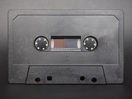 cassette à bande sur noir photo