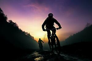 cavaliers sur Montagne vélos explorer robuste terrain pendant le soir ai généré photo