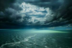 le mer en dessous de un couvert ciel, calme et mystérieux ai généré photo