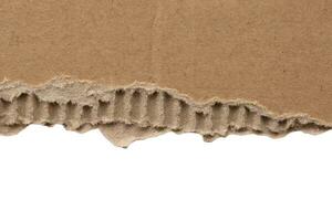 marron papier carton déchiré papier déchiré bords bandes isolé sur blanc Contexte photo