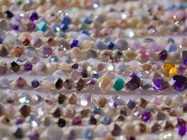 Contexte de beaucoup perles. perles de divers couleurs photo