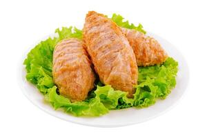 Trois poulet Boulettes de viande sur salade feuilles photo