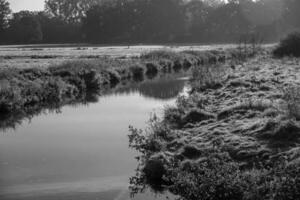 l'automne à une rivière dans Allemagne photo