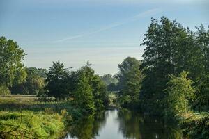 de bonne heure Matin à une rivière dans westphalie photo