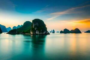 le Soleil ensembles plus de le l'eau dans halong baie, vietnam. généré par ai photo