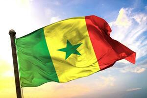 Sénégal 3d le rendu drapeau agitant isolé ciel et nuage Contexte photo