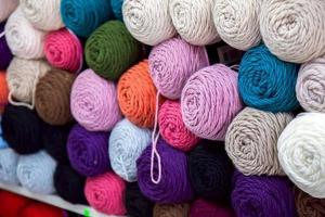 rouleaux de tissu industriel en coton coloré photo