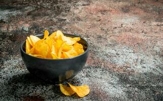 Patate frites dans le bol. photo