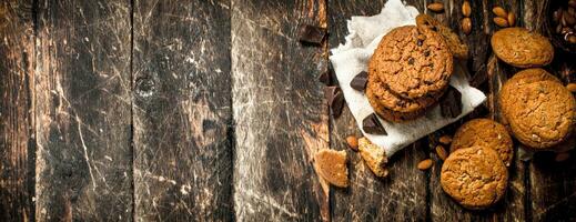 flocons d'avoine biscuits avec Chocolat. photo