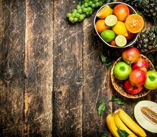 beaucoup différent des fruits . photo