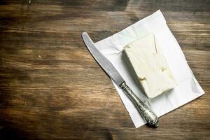 beurre avec couteau. photo