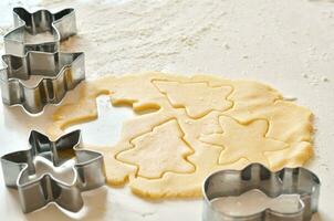 faire des biscuits au pain d'épice pour Noël photo