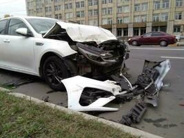 coulé Pétersbourg Russie - dix 11 2023 une voiture impliqué dans un accident photo