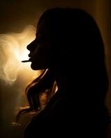 une silhouette de une femme fumeur une cigarette génératif ai photo