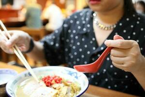 manger de la nourriture japonaise photo