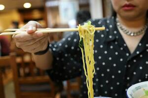 manger de la nourriture japonaise photo