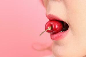 femme avec fruit photo