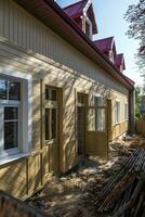 exemple de centenaire historique vieux en bois bâtiment et propriété de privé secteur dans en bois constructivisme style photo