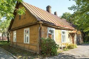 exemple de centenaire historique vieux en bois bâtiment et propriété de privé secteur dans en bois constructivisme style photo