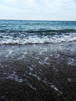 mer vague sur une plage photo